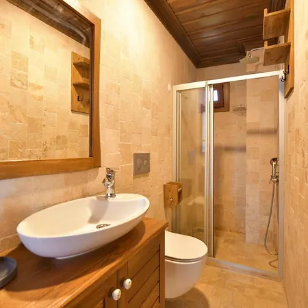 Okapi Hotel *